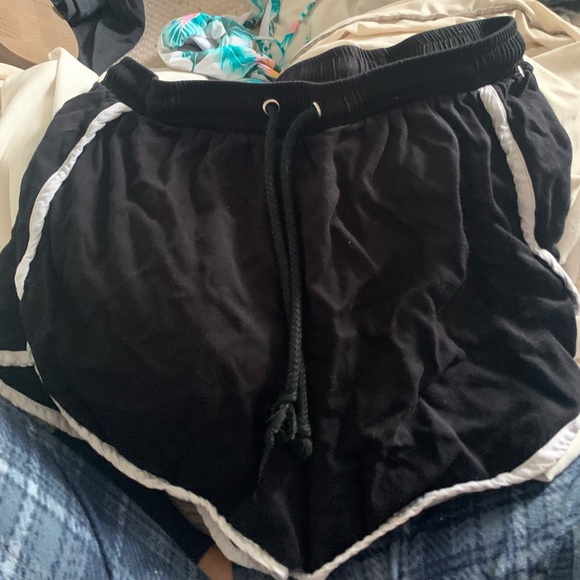 Black casual shorts - Picture 1 of 3
